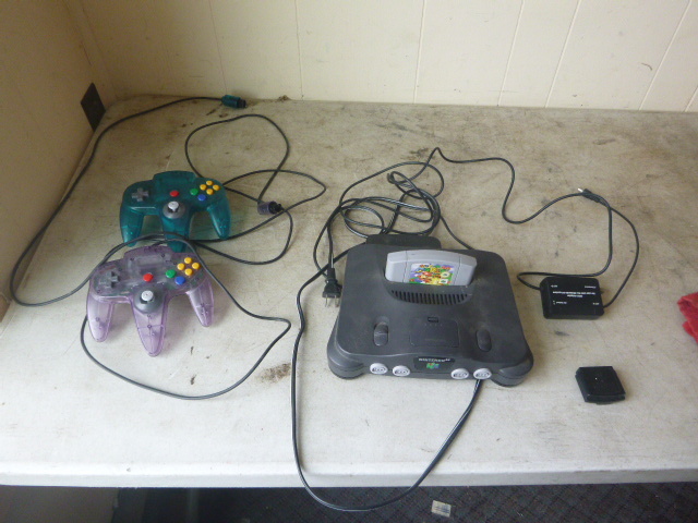 lot 36 image: Nintendo 64