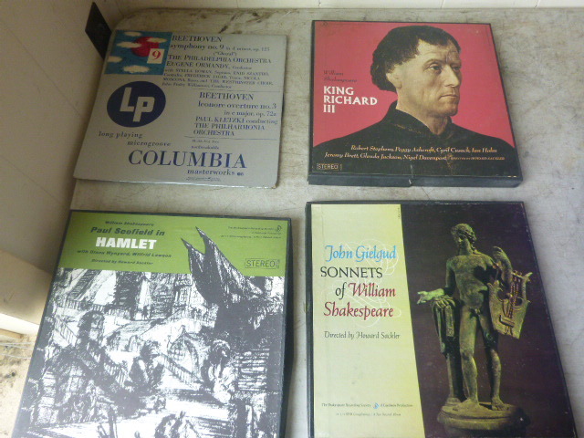lot 51 image: 78 RPM Music Albums