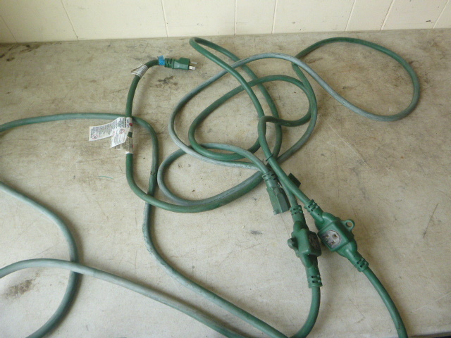 lot 59 image: Multi Outlet Extension Cord