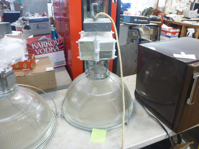 lot 83 image: Hubbell Mercury Vapor Industrial Light