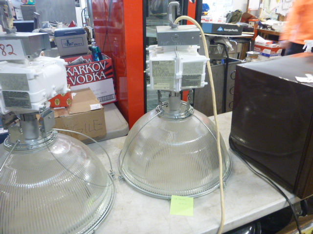 lot 85 image: Hubbell Mercury Vapor Industrial Light