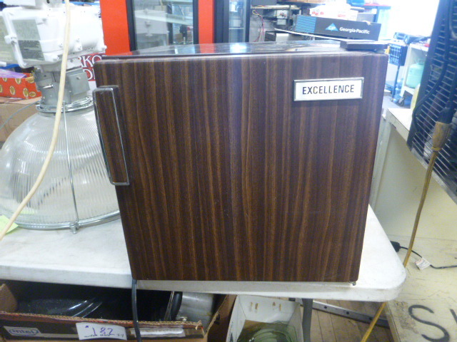 lot 88 image: Excellence Mini Refrigerator