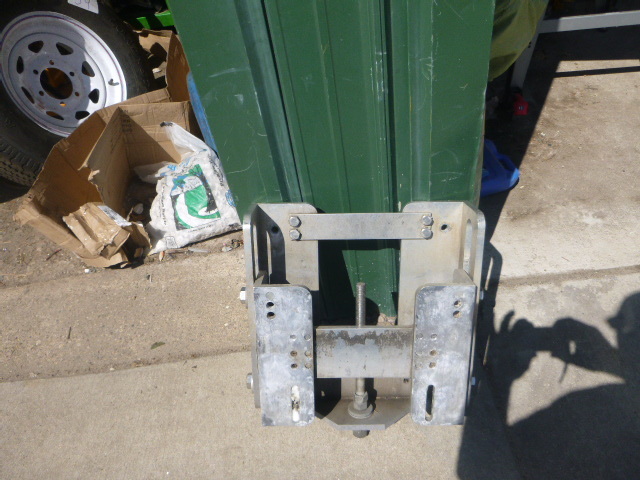 lot 107 image: Cook Manufacturing CMC Power Lift