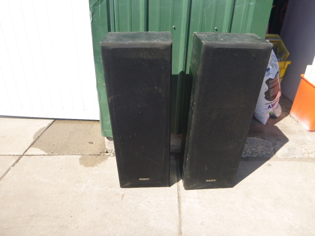lot 109 image: Sony Speakers