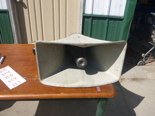 lot 111 image: Outdoor Load Speaker