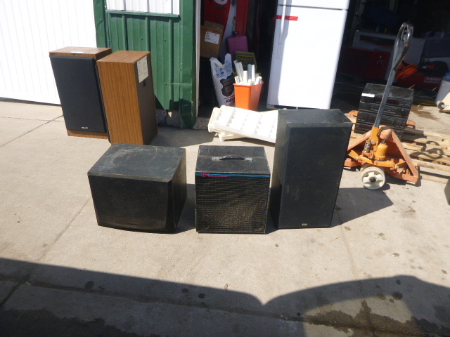 lot 112 image: Pair of Sub-Woofers