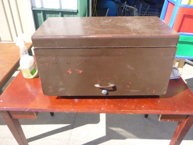 lot 118 image: Toolbox