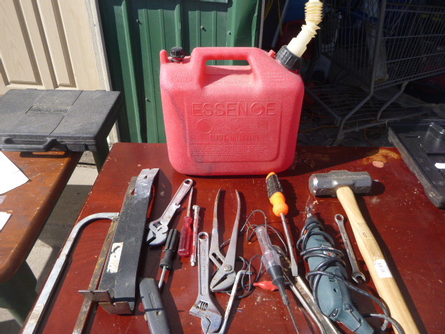 lot 124 image: Miscellaneous Garage Items