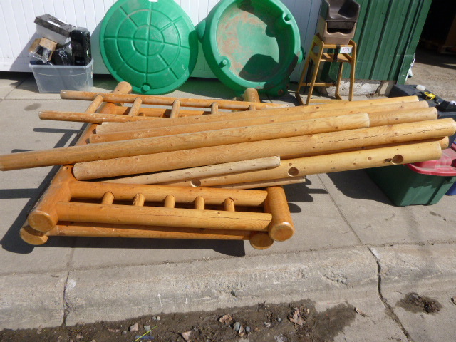 lot 131 image: Twin Bunk Beds