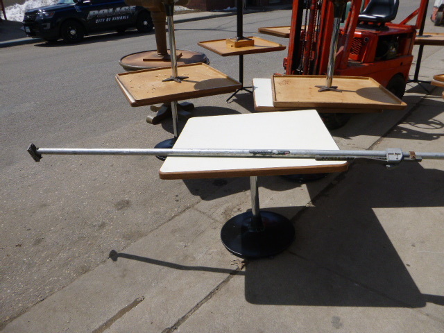 lot 141 image: Load Locks for Semi