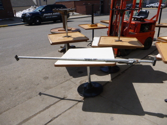 lot 142 image: Load Locks for Semi
