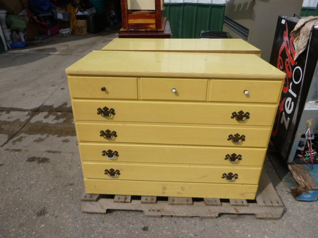 lot 159 image: 3 Drawer Dresser