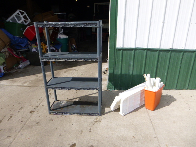 lot 168 image: 2 Plastic Shelves