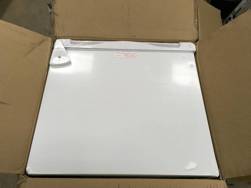 Igloo 3.2 cu.ft. Refrigerator with Dry Erase Board New