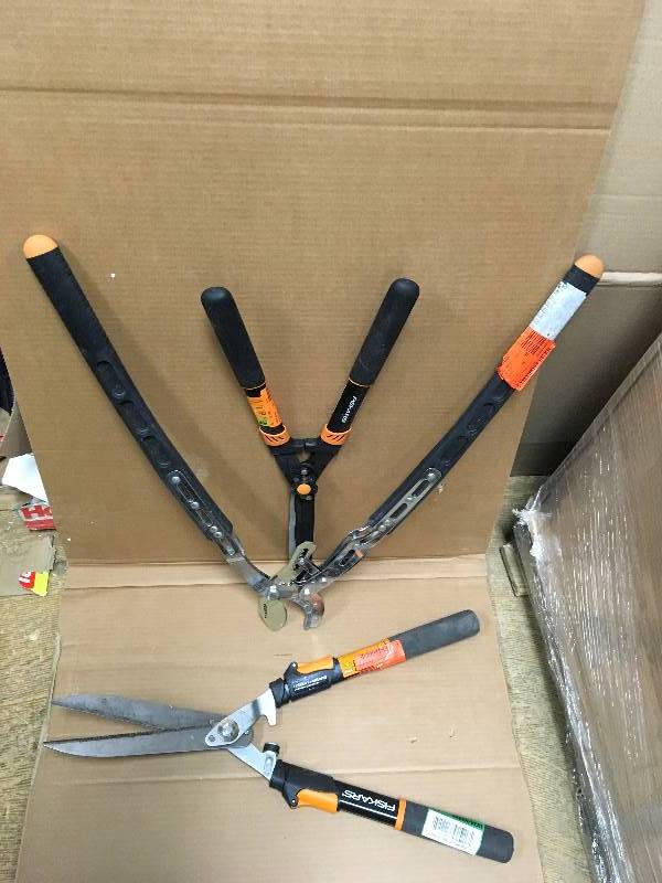 Fiskars Hedge Trimmers (2) and Lopper
