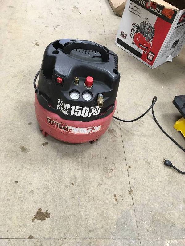 Central Pneumatic 6 Gal. 150 PSI  Pancake Air Compressor used in very good condition