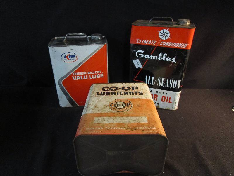 lot 39 image: Three Vintage Oil Cans Gambles , Co-op Lubricants, and Kerr-McGee, Deep Rock