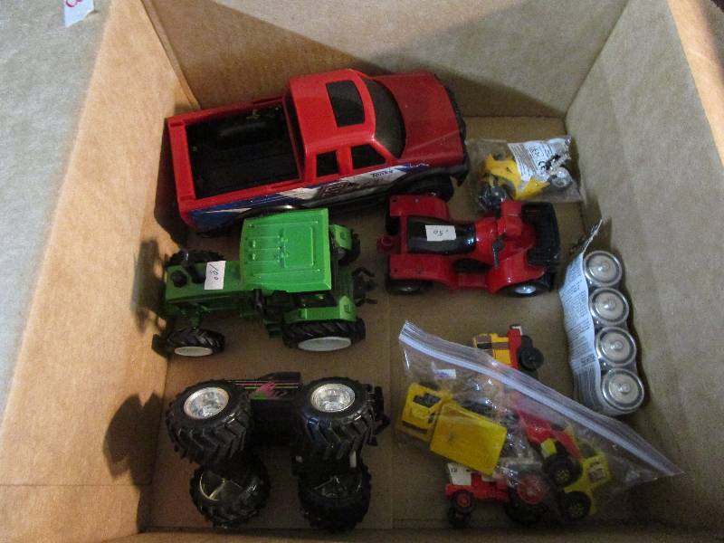 lot 53 image: plastic toy cars