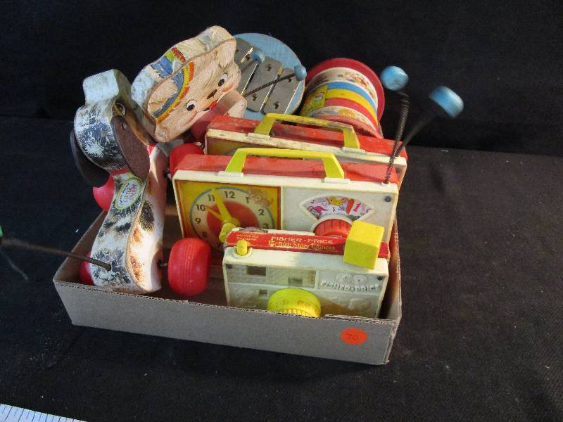 lot 70 image: 7 Fischer Price Toys