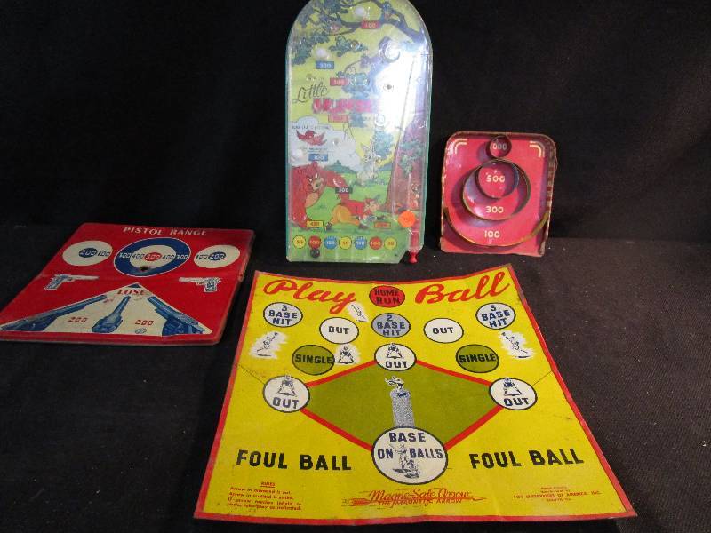 lot 75 image: 4 vintage games