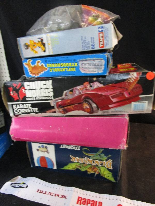 lot 76 image: 6 misc chilrens toys