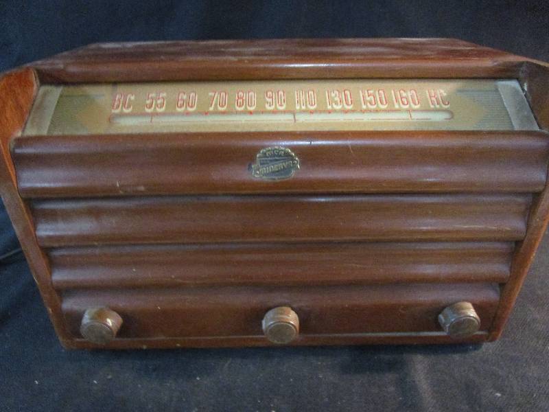 lot 88 image: Radio