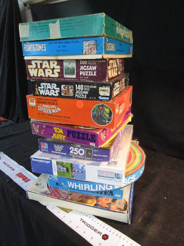 lot 99 image: 12 puzzels