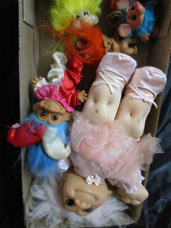 lot 106 image: 6 Trolls