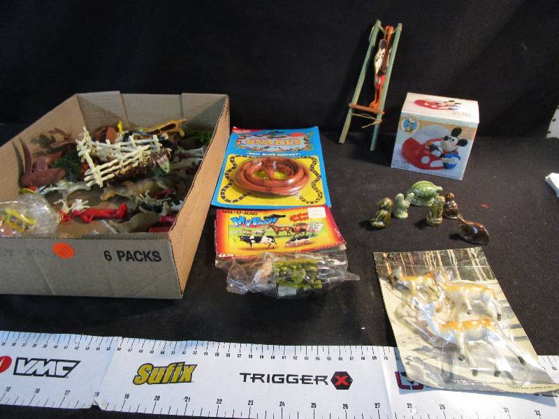 lot 107 image: Box of vintage Toys