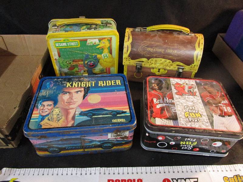 lot 109 image: 4 metal Lunch Boxes