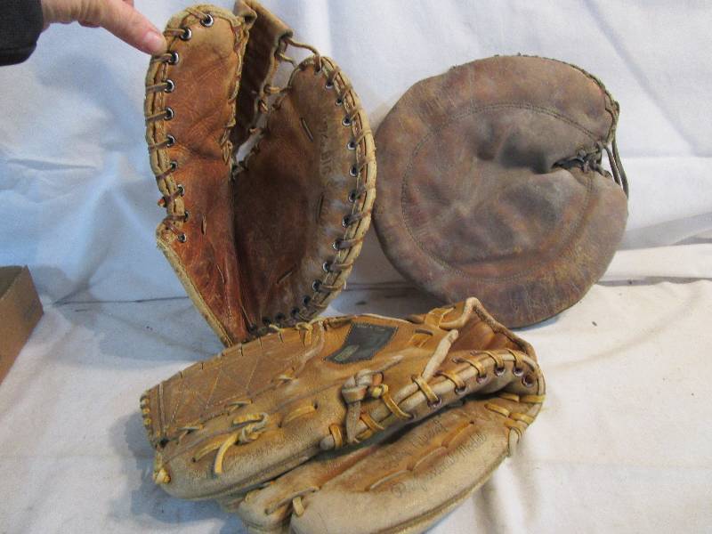 lot 123 image: 3 Old Baseball Gloves