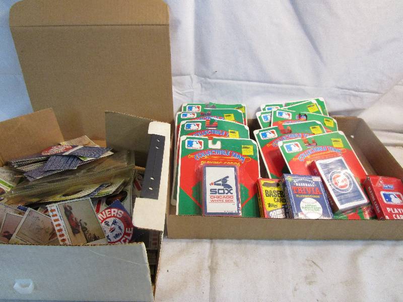 lot 129 image: Winner Circle game pieces and Baseball cards