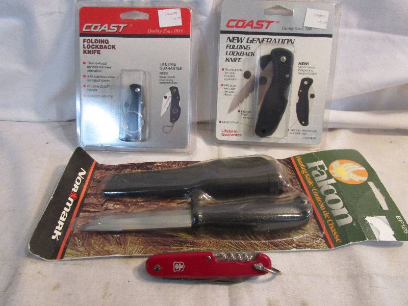lot 148 image: Knives