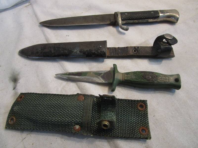 lot 150 image: 2 Knives