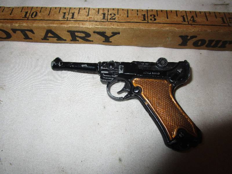 lot 166 image: Model 1117Vintage Miniature Zee Toys Paratrooper Single Shot Toy Cap Gun