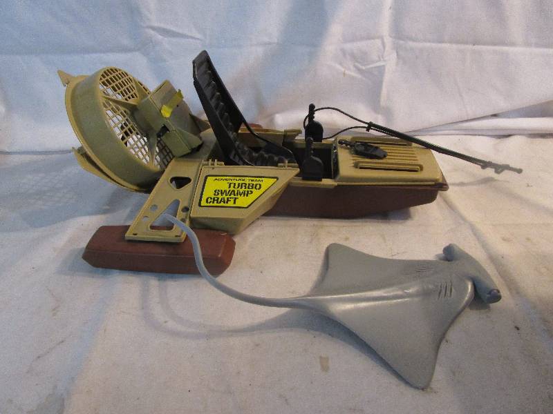 lot 170 image: Turbo G.I. Joe Swamp Craft w some accessories
