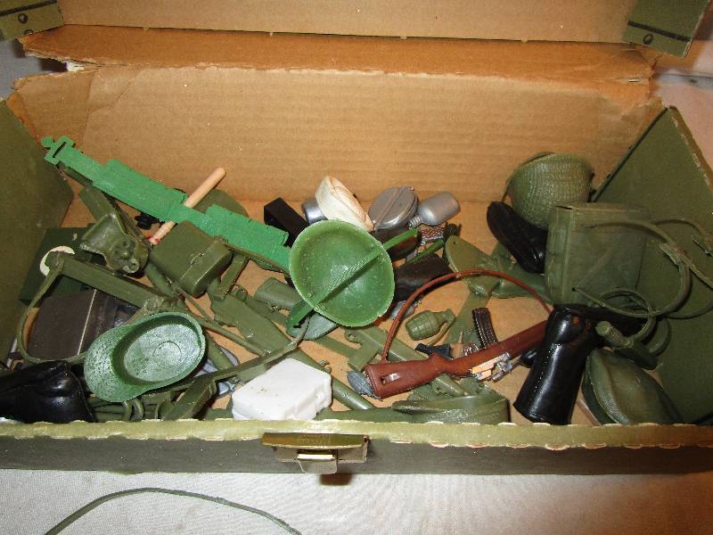 lot 171 image: G.I Joe Accessories