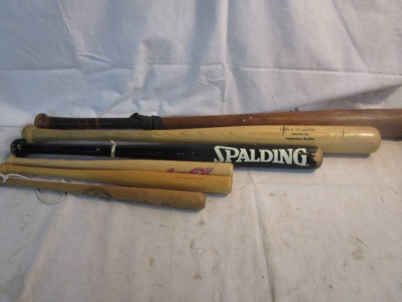 lot 174 image: Wood Bats