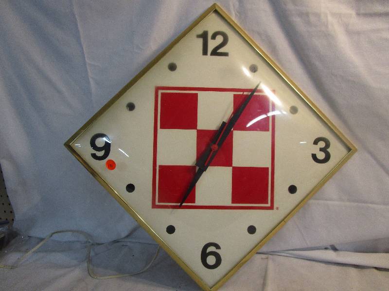 lot 176 image: Vintage Wall Clock (Works)