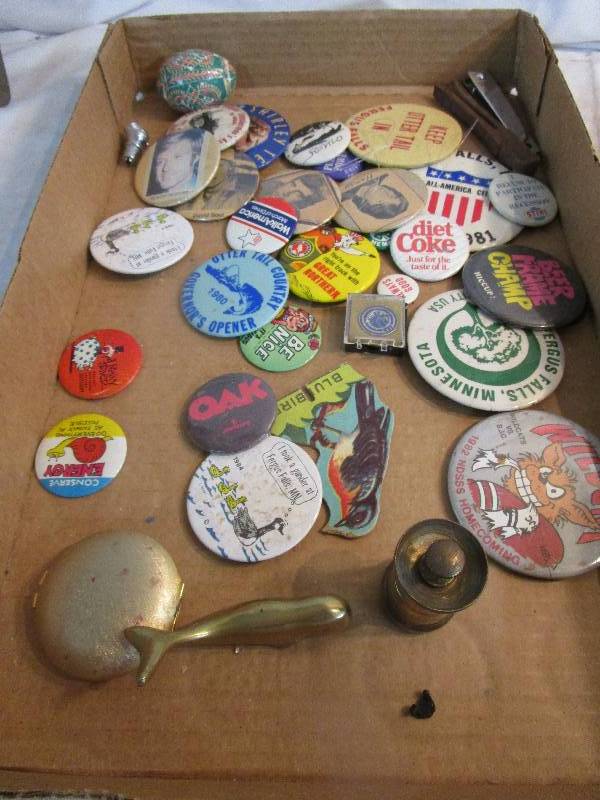 lot 186 image: Brass Grinder, Whale, Mini Compact and Various Buttons