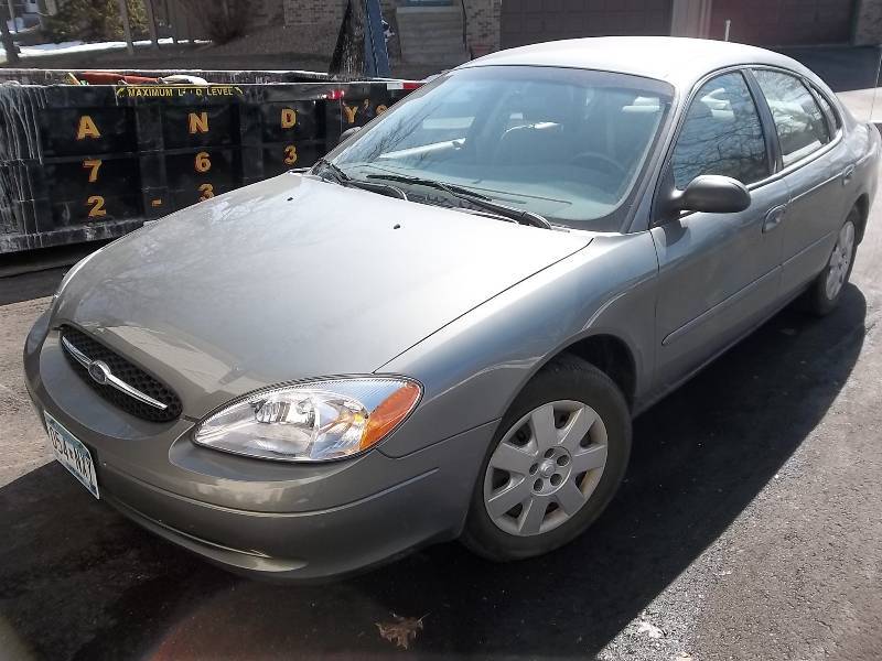 2001 Ford Taurus 4 Door Sedan With 67,000 One Owner Miles.
