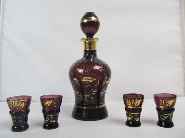 lot 12 image: Vintage Italian ROSSINI Purple Glass Decanter wGlasses