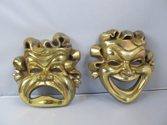 lot 27 image: Vintage HappySad Theater Mask Wall Hangings