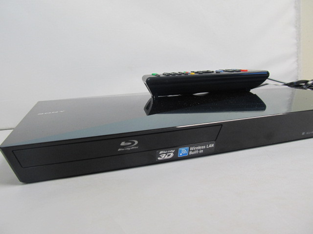 lot 50 image: Like New Sony BLU-RAY Player wRemote