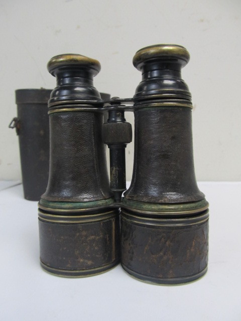 lot 53 image: Antique French LAVAL Binoculars wCase