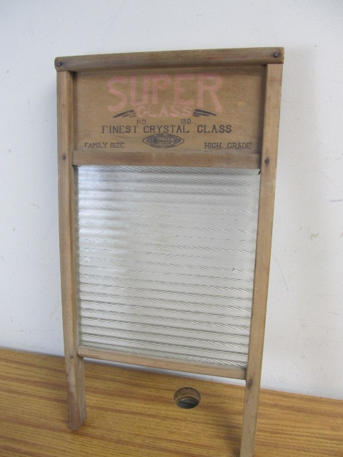 lot 66 image: Antique Wood Crystal Washbord