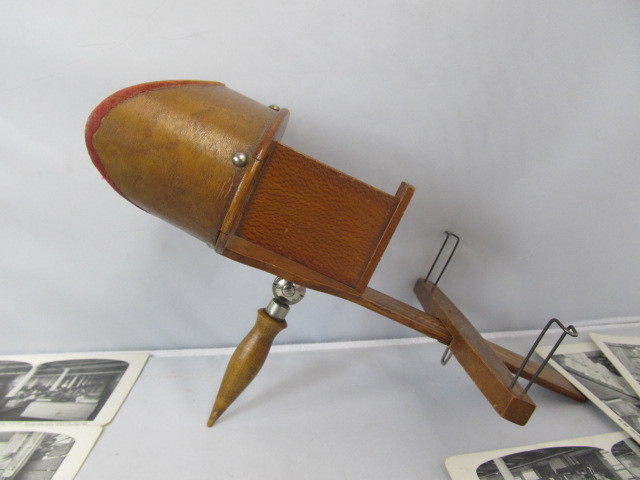 lot 72 image: Antique Stereoscope Viewer wCards