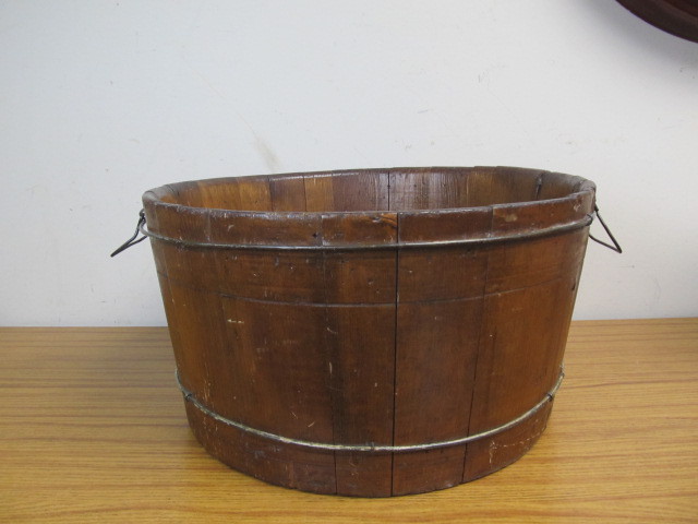lot 75 image: Large Antique Primitive Wooden Washtub