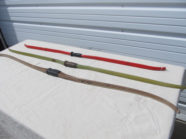 lot 84 image: Lot of 3 Vintage ArcheryHunting Bows