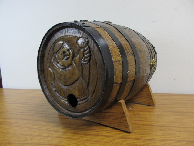 lot 86 image: Vintage WoodIron Beer or Wine Barrel